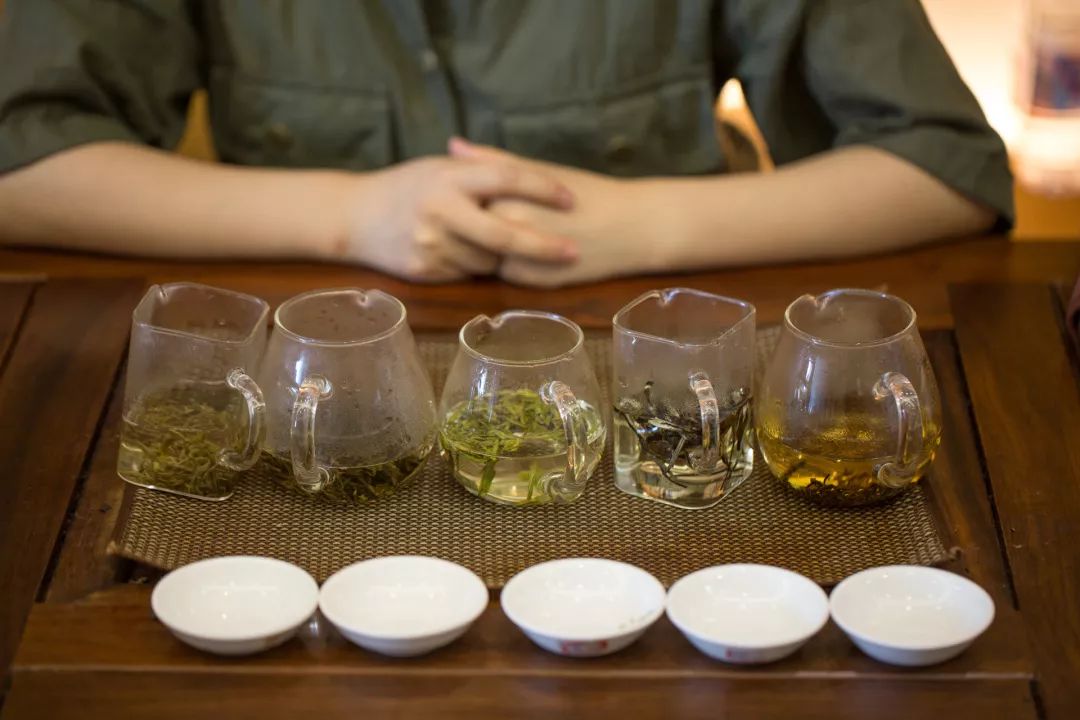 我们用6种茶叶做香薰，结果一办公室的人都围着香薰机“醉生梦死”！