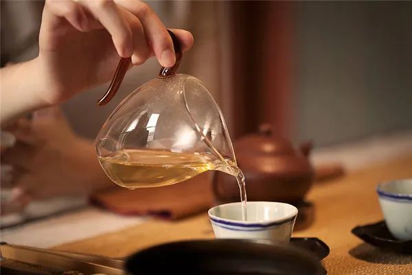 一个将近十年喝茶史的评茶员之经验分享：喝茶到底喝什么？