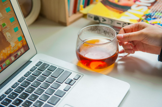 什么是莓茶？莓茶又是怎么“流行”起来的？为何深受众人喜爱？我们试图寻找其中的答案！