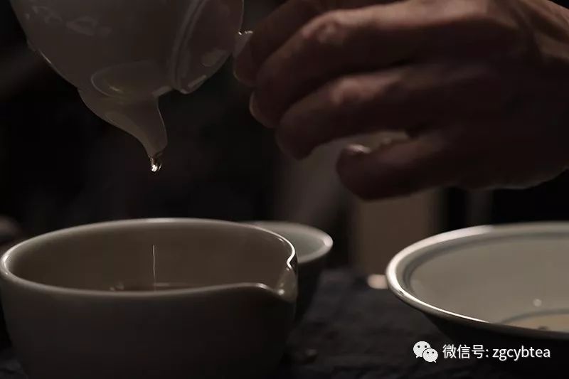 同款茶,茶馆老板泡出千元级滋味,你只泡出百元级,秘诀在哪儿?