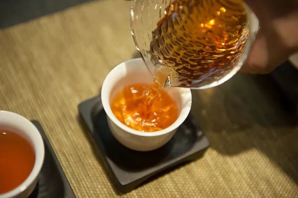 身骨轻飘/滴滴涕/乐果…把茶描述得五迷三道，这些玩家型语言到底说的啥？