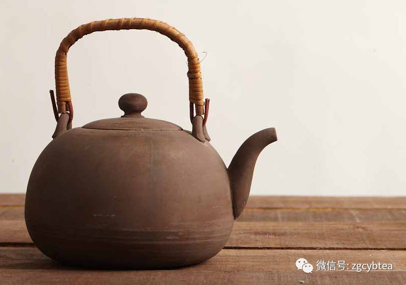 头号陶贩：从摆地摊卖烟灰缸到台湾80%的茶人茶馆都用他做的茶器