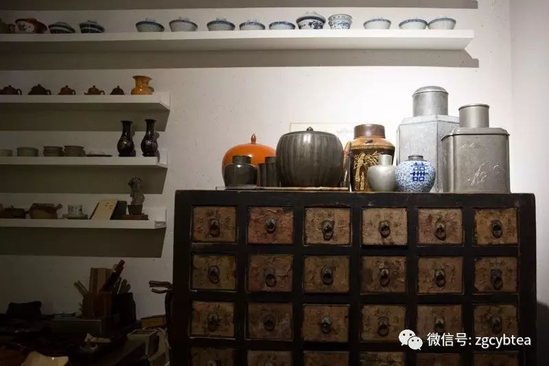 在一个有六千件古茶器、五千块宋窑砖、数百件老家具的地方喝茶是什么感受？