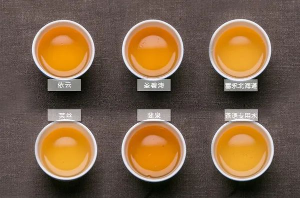 上流社会喝茶用水指南：你确定依云真的是高端水？
