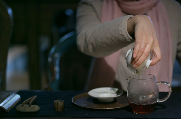 提前学会新春茶桌礼仪，让佳节欢聚更加融洽美好