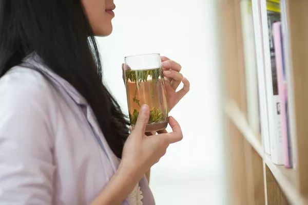 可能这份茶学专业职业规划书对你来说晚了点,但是否可以把它转给还没毕业的学弟学妹?