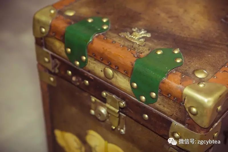 在一个有六千件古茶器、五千块宋窑砖、数百件老家具的地方喝茶是什么感受？