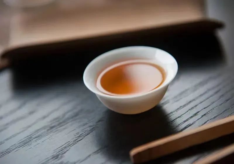 有这个才华还用卖茶？茶界高质量文案的天花板来了