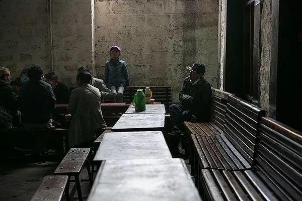 在拉萨泡茶馆是种什么体验？