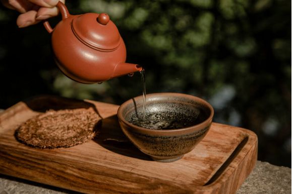 制壶大师"涉恶"被公诉，宜兴紫砂行业开展扫黑除恶行动，你见识过紫砂陷阱吗?