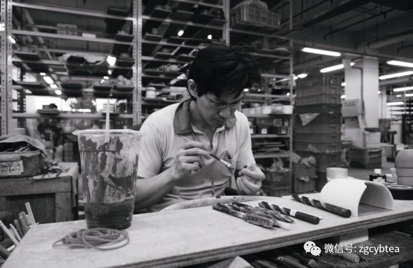 头号陶贩：从摆地摊卖烟灰缸到台湾80%的茶人茶馆都用他做的茶器