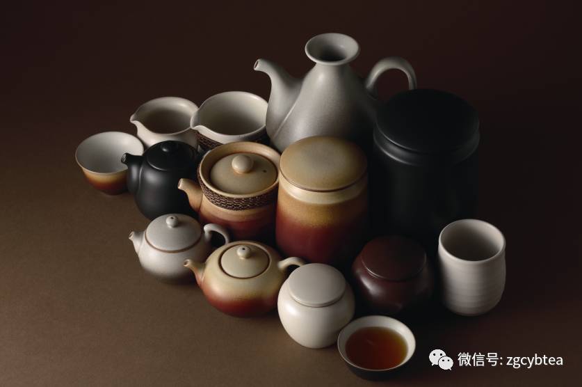 头号陶贩：从摆地摊卖烟灰缸到台湾80%的茶人茶馆都用他做的茶器