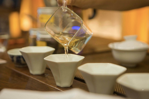 一个将近十年喝茶史的评茶员之经验分享：喝茶到底喝什么？