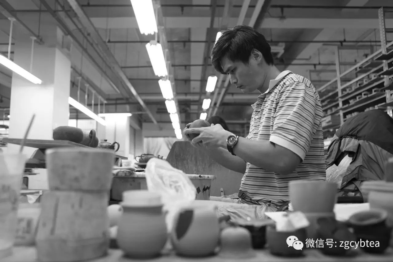 头号陶贩：从摆地摊卖烟灰缸到台湾80%的茶人茶馆都用他做的茶器