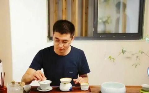 喝茶的时候嘴里为什么会干？是喝到鹤顶红了吗？