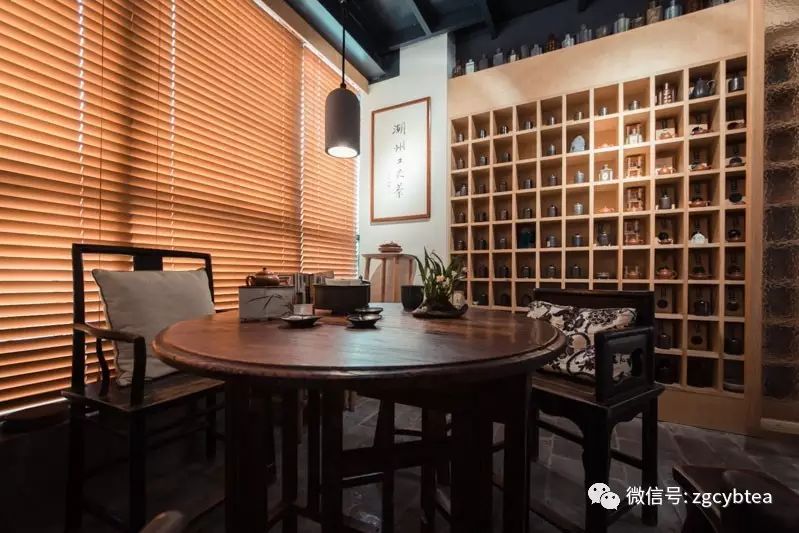 在一个有六千件古茶器、五千块宋窑砖、数百件老家具的地方喝茶是什么感受？