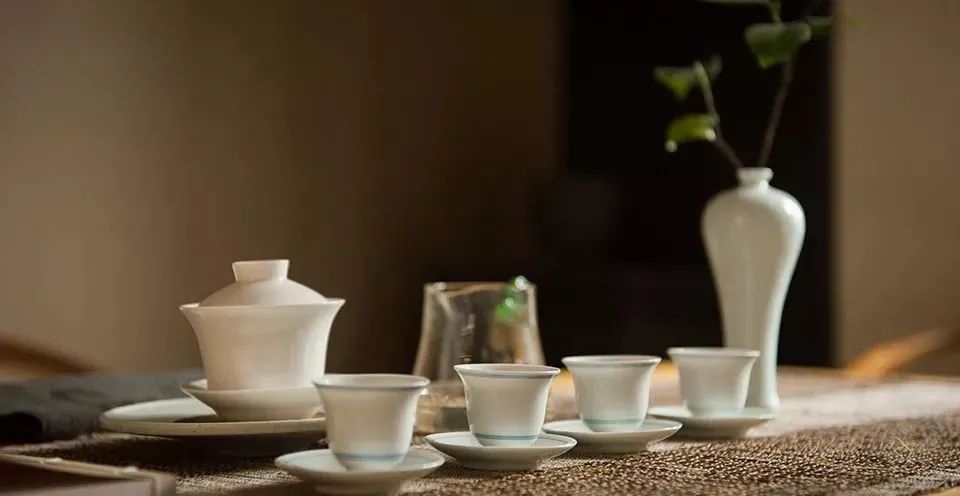 同为“瘾品”的茶和酒，都有哪些相似之处？