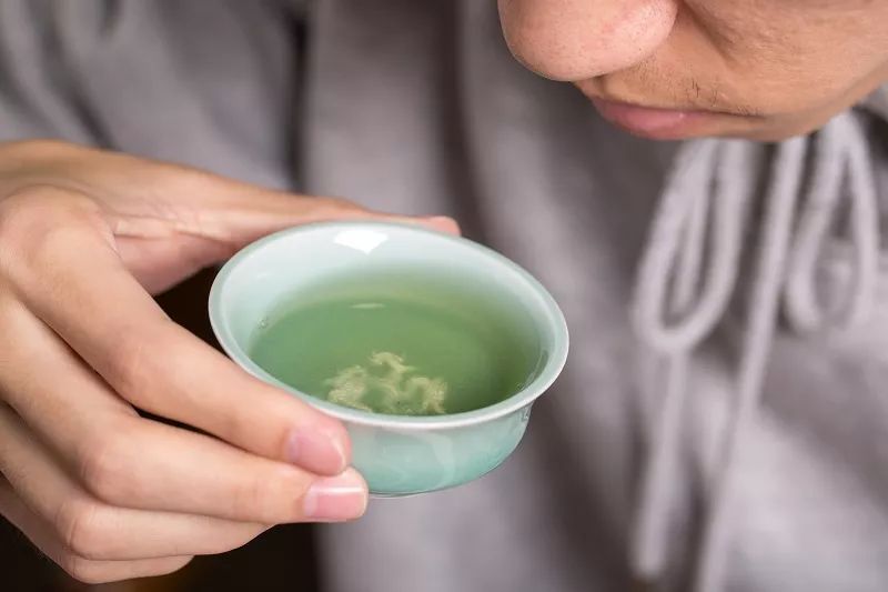 你喝茶时尝到过什么独特的滋味？鸡汤味、海带汤味、外太空味、熊孩子味……