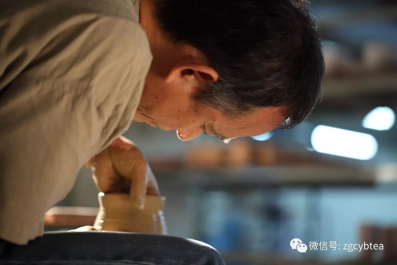 头号陶贩：从摆地摊卖烟灰缸到台湾80%的茶人茶馆都用他做的茶器