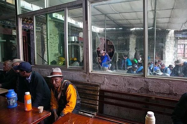 在拉萨泡茶馆是种什么体验？