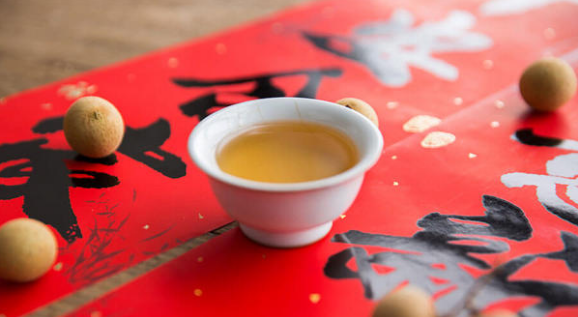 把茶做成佳肴入馔，这份“茶食”烹饪指南或是你新春佳节的装X利器！