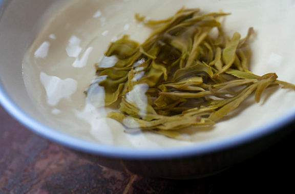 九九喝对茶丨春回大地，惊醒万物，不妨携友赏花再来杯好茶！