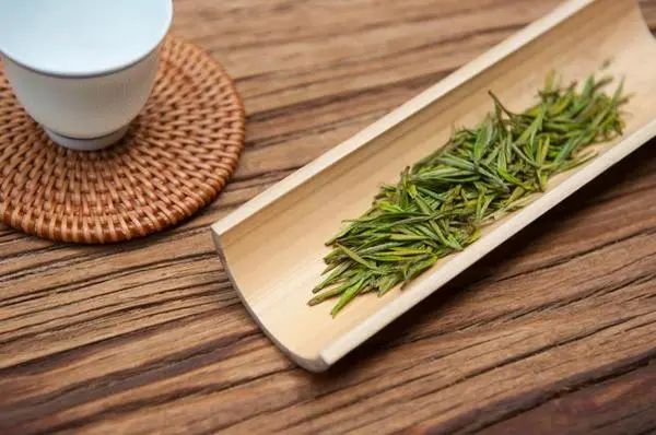 用安吉白茶做白茶？那苍老师也能过教师节了！（附安吉“白茶”品鉴报告）