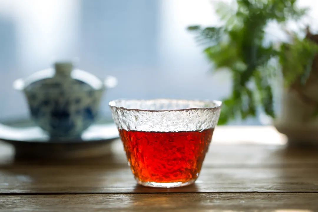 让老烟枪都痴迷的“飞茶叶”，你确定不来一根？