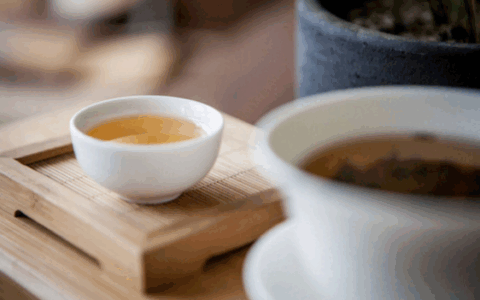 提前学会新春茶桌礼仪，让佳节欢聚更加融洽美好