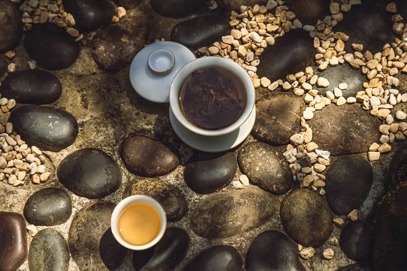 让老烟枪都痴迷的“飞茶叶”，你确定不来一根？