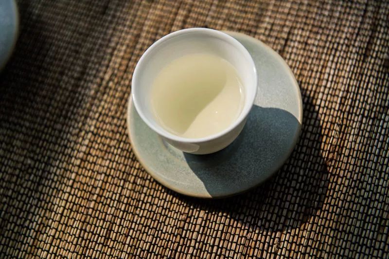 你喝茶时尝到过什么独特的滋味？鸡汤味、海带汤味、外太空味、熊孩子味……