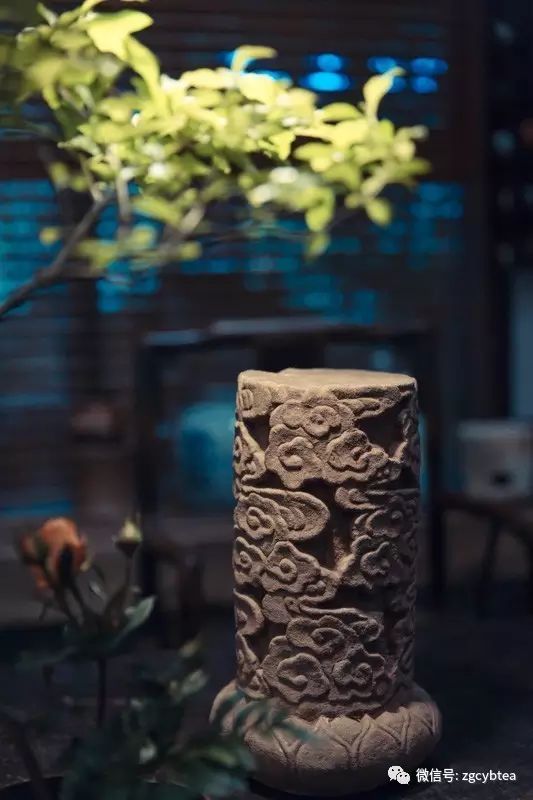 在一个有六千件古茶器、五千块宋窑砖、数百件老家具的地方喝茶是什么感受？