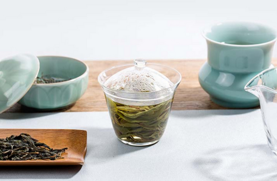 冲泡过的茶叶/茶汤还能变“废”为宝？今天我来告诉你，与茶有关的生活小妙招！