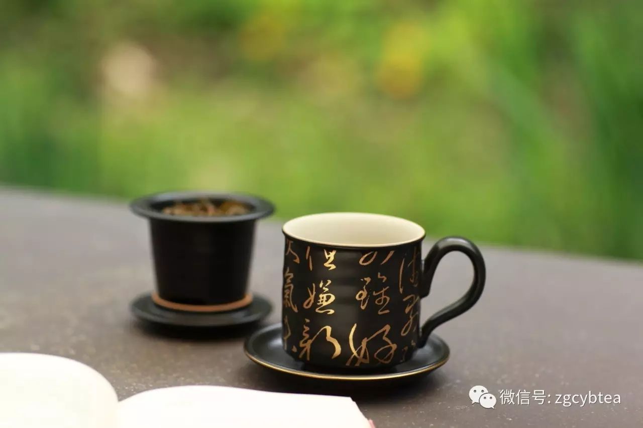 头号陶贩：从摆地摊卖烟灰缸到台湾80%的茶人茶馆都用他做的茶器