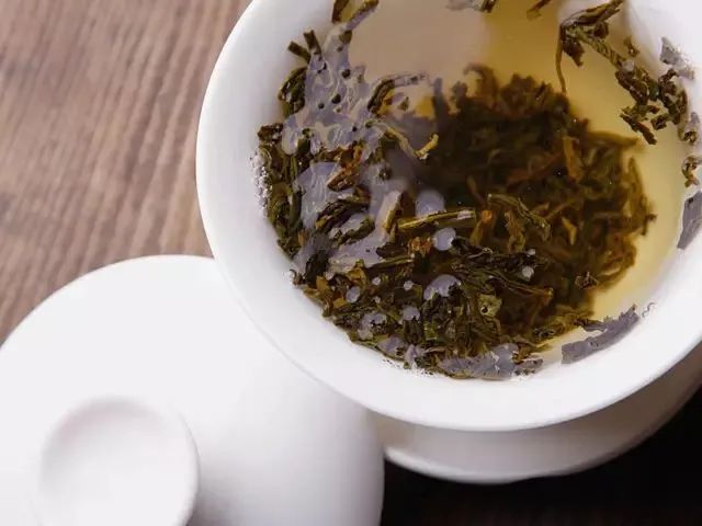 如果泡一泡茶没有称怎么办？一斤茶有多少芽头？趣味茶叶冷知识快收藏
