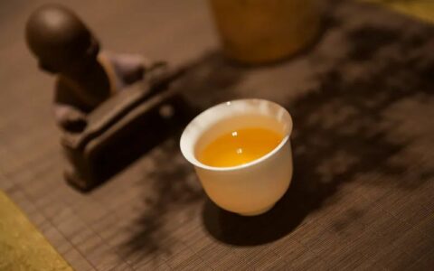 简明普洱茶大厂历史谱系：你如今见到的知名普洱茶企大多源自这三家！