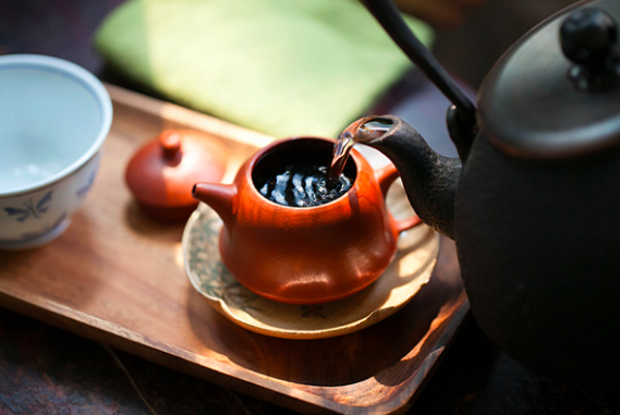 九九喝对茶丨春回大地，惊醒万物，不妨携友赏花再来杯好茶！