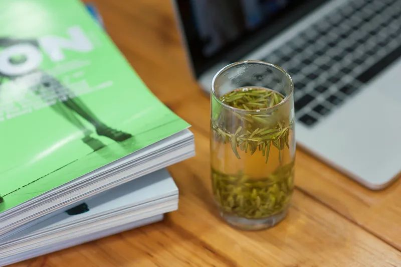 让老烟枪都痴迷的“飞茶叶”，你确定不来一根？