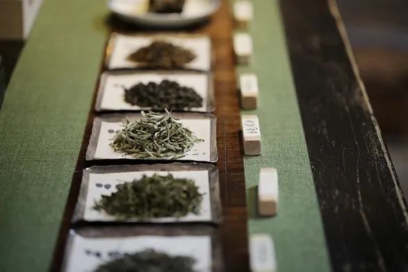 如果你还在认为茶就是要单芽的好，那我劝你多长点心眼