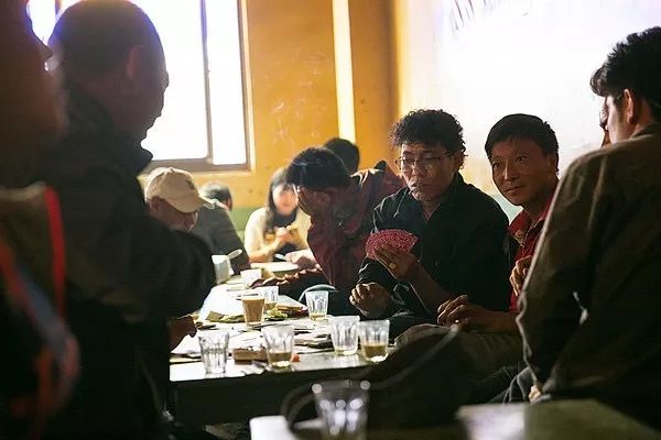 在拉萨泡茶馆是种什么体验？