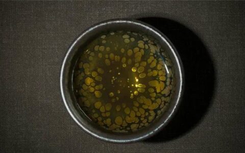算术题：一个建盏在16世纪的日本值多少钱？