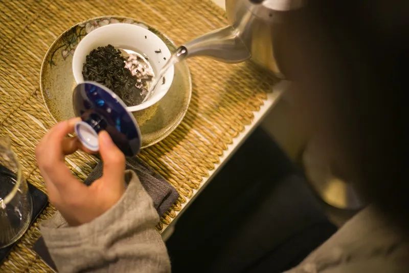 真正“东方甄选”的茶，是茶叶直播带货的流量密码吗？