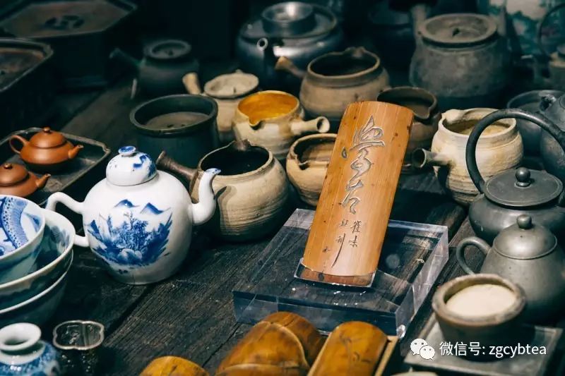 在一个有六千件古茶器、五千块宋窑砖、数百件老家具的地方喝茶是什么感受？