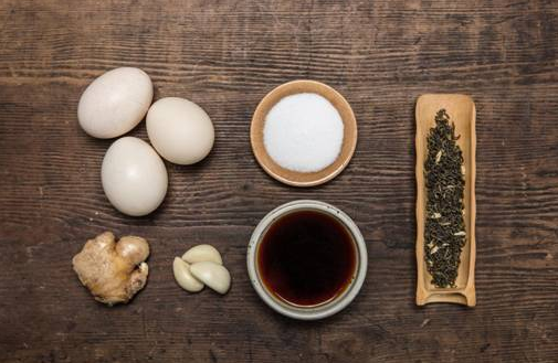 把茶做成佳肴入馔，这份“茶食”烹饪指南或是你新春佳节的装X利器！