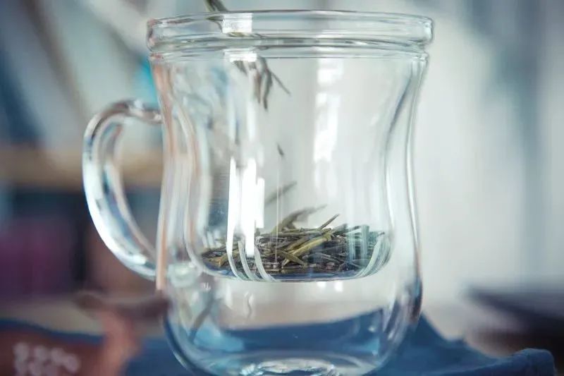 如果泡一泡茶没有称怎么办？一斤茶有多少芽头？趣味茶叶冷知识快收藏