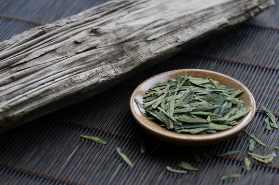 把茶做成佳肴入馔，这份“茶食”烹饪指南或是你新春佳节的装X利器！