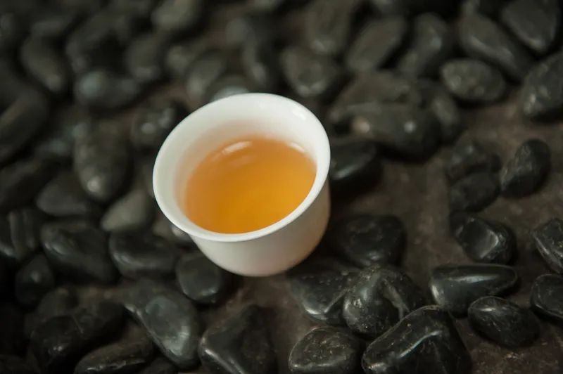 简明普洱茶大厂历史谱系：你如今见到的知名普洱茶企大多源自这三家！