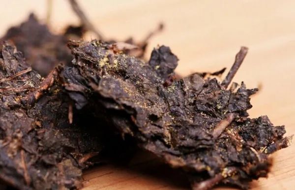 变质茶叶到底能不能喝?普洱茶专家周红杰为你详解