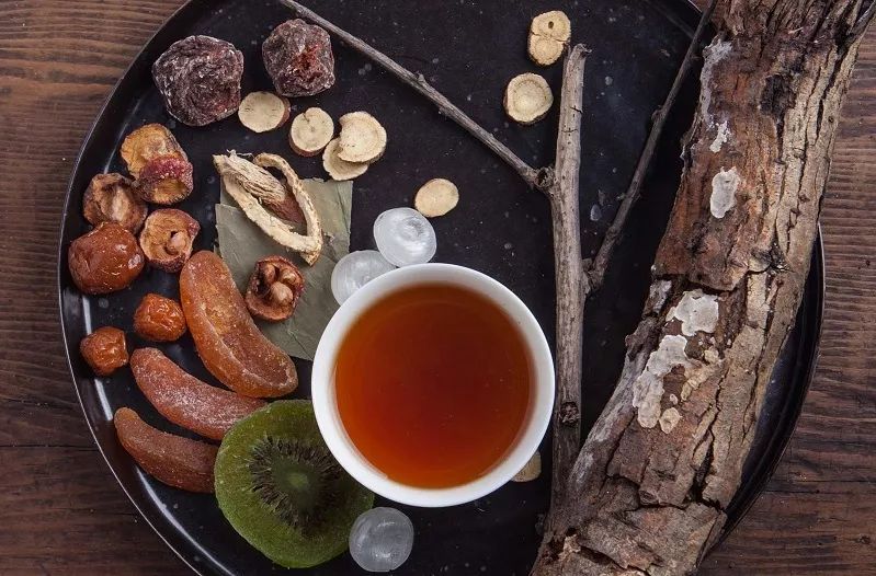 你喝茶时尝到过什么独特的滋味？鸡汤味、海带汤味、外太空味、熊孩子味……