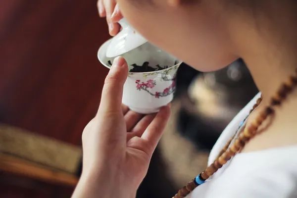 身骨轻飘/滴滴涕/乐果…把茶描述得五迷三道，这些玩家型语言到底说的啥？